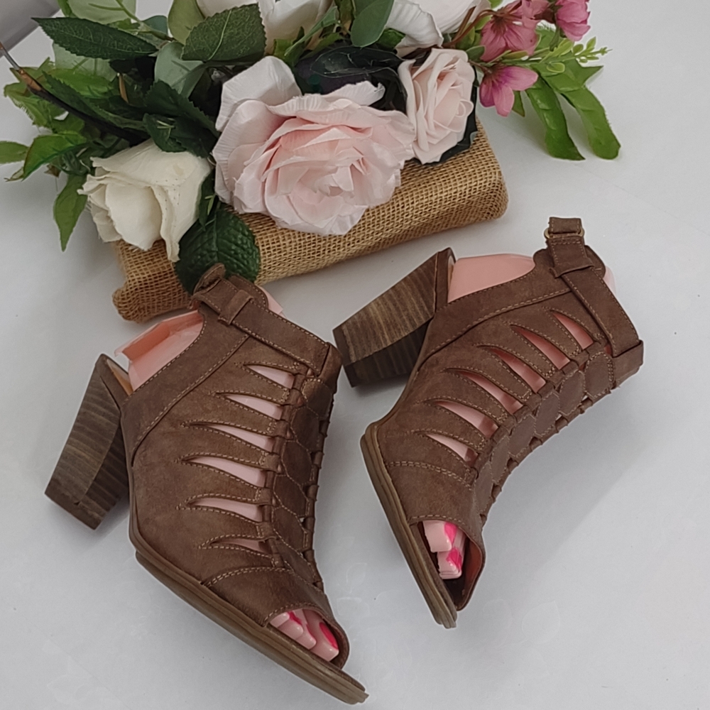 Brown Women's Heeled Sandals - Picture 4 of 10
